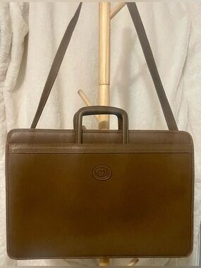 Gucci Brown Leather Briefcase with Detachable Shoulder Strap